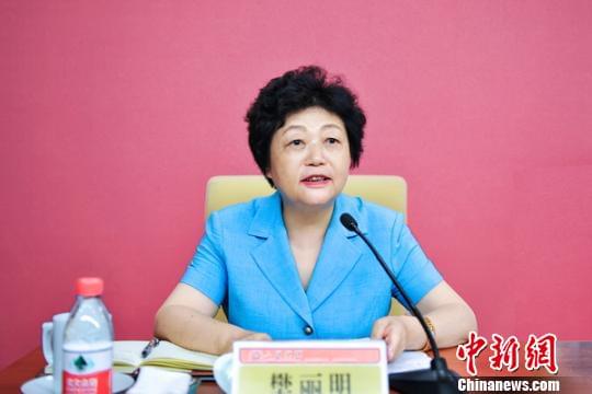 山东大学新任校长樊丽明在教师干部大会上发言。　杨云雷 摄