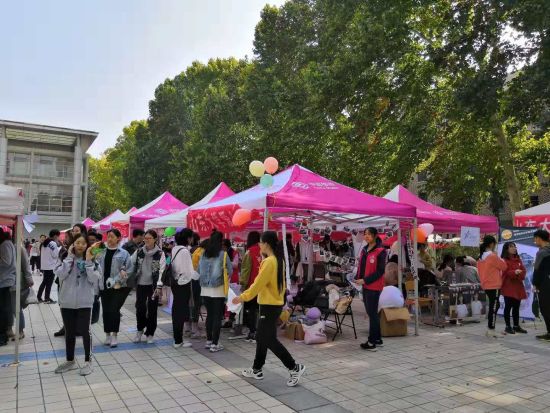 山东大学“百团大战”开展 吸引志同道合者参与社团