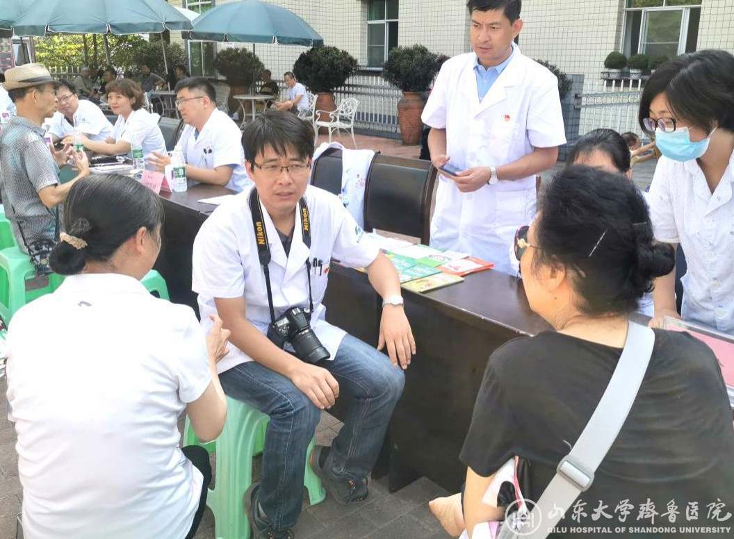 医院支医专家带队医疗下乡义诊 医院支医专家带队医疗下乡义诊