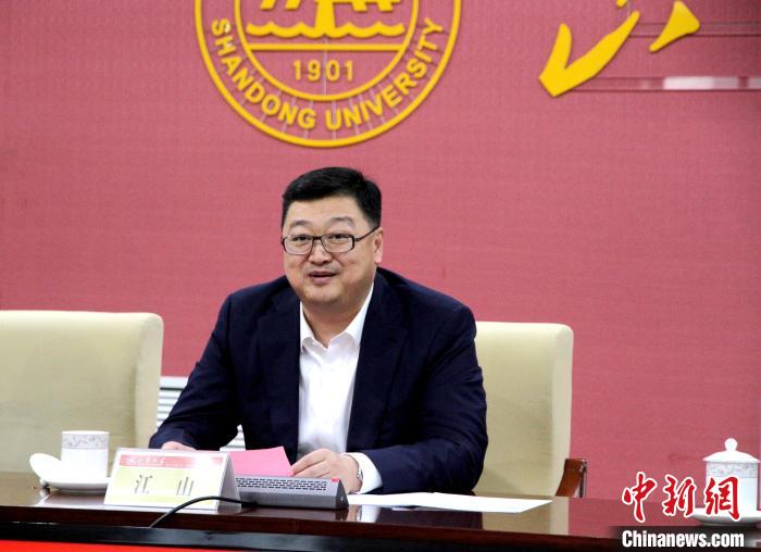 中共济南市历下区委书记江山表示，济南正迎来落实黄河国家战略、省市一体推进强省会建设等重大发展机遇。　孙宏瑗 摄