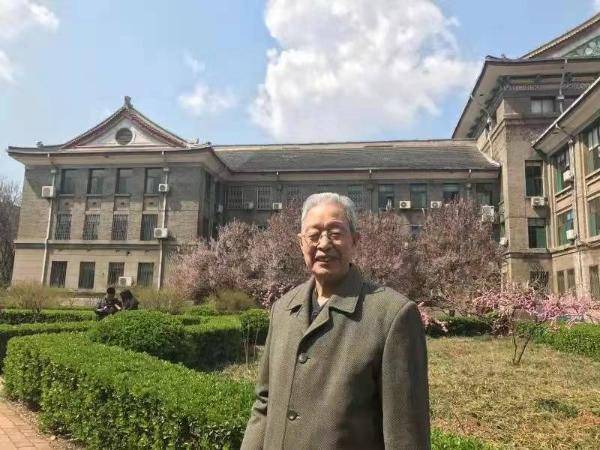 10名专家荣获山东省第十五届社会科学突出贡献奖