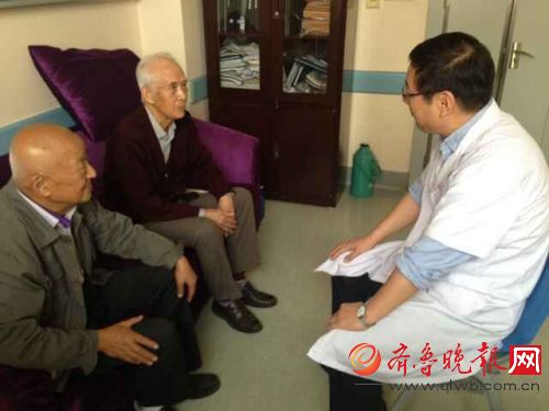 济南山大二院免费为107岁老人做白内障手术(图)