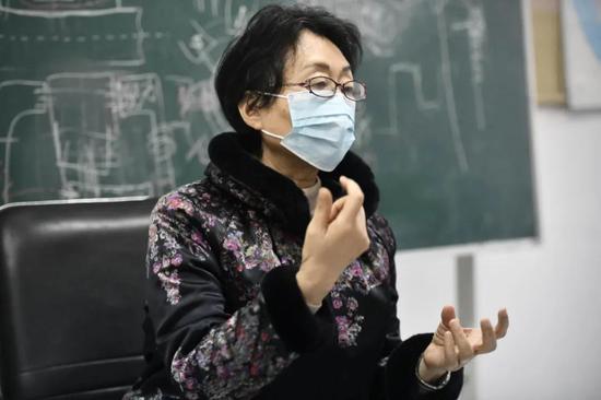 刘淑琴介绍研发体外循环生命支持系统ECMO的经历