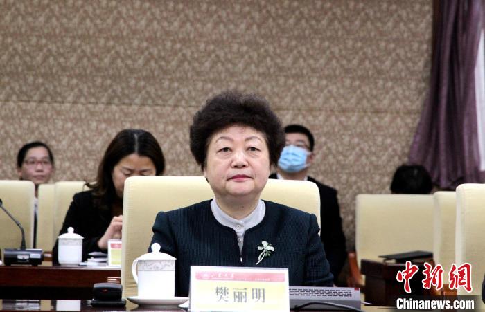 山东大学校长樊丽明表示，该校着力打造服务山东“山大系”品牌，推动校地企融合发展。　孙宏瑗 摄