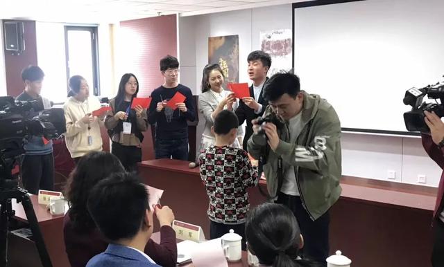 【图说】畅杨杨到山东大学录制《乡土·手艺中国》
