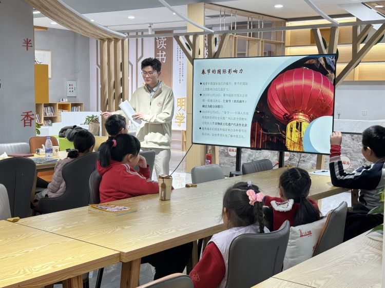 简篇-【送你一颗小红“鑫”】山大路街道建鑫社区开展“翼彼新苗”读书会