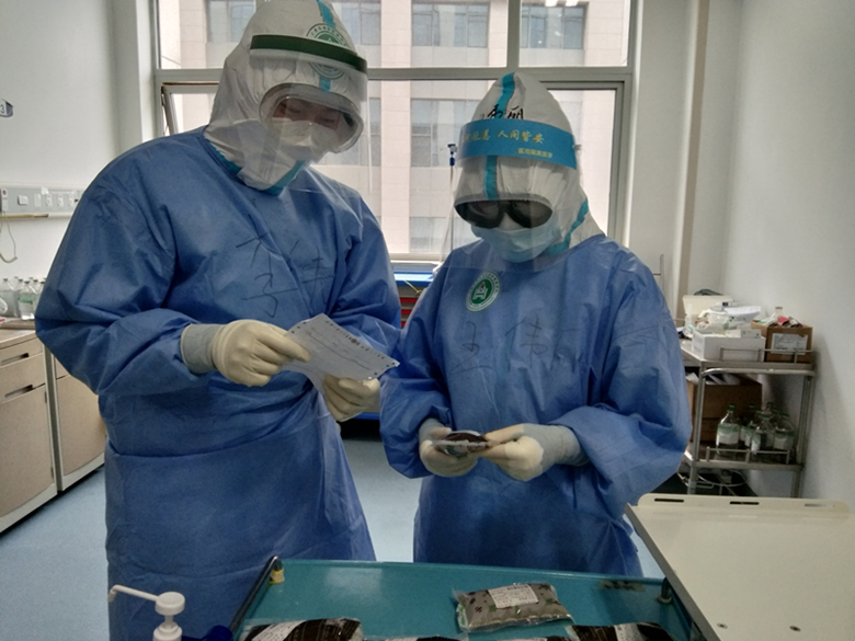 62cf89d56dafb07e65467da07785f47d.jpg 李伟.jpg