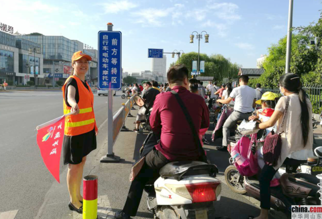 山东大学附属济南市中心医院开展9月“我爱泉城,文明出行”志愿服务活动