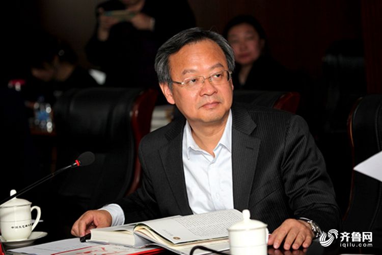 d6ef30d5eb3acaf1944d2bc7b36fd6fa.jpg 01-中国文联党组成员、副主席、书记处书记陈建文发言.jpg