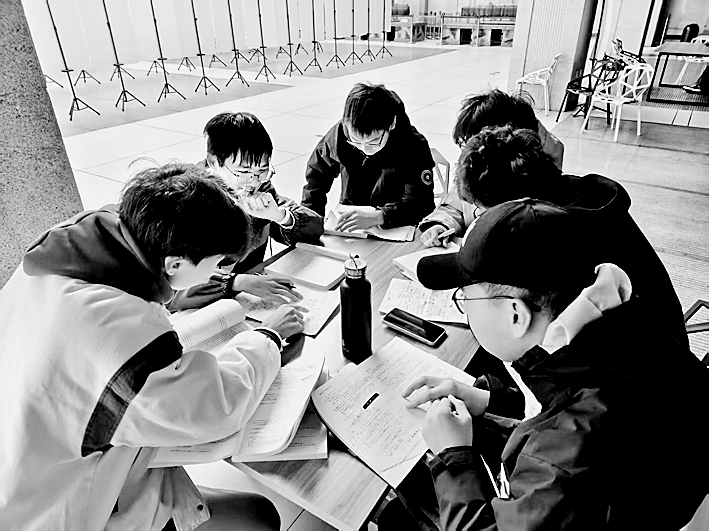 从单纯语言学习到“能力+工具” 大学英语课如何满足今日之需 从单纯语言学习到“能力+工具” 大学英语课如何满足今日之需