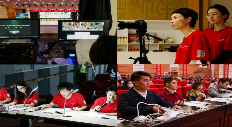 正在工作中的“聆听光影”大学生服务团队.png