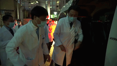 英雄出征!高校医务工作者再次集结,驰援武汉